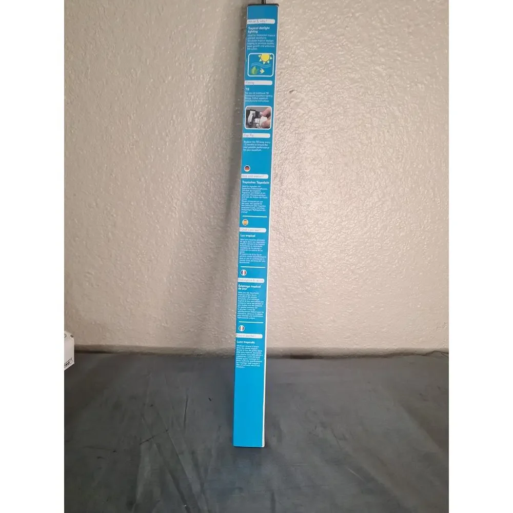 Interpet Tropical & Marine Daylight 18' 15 W Florescent Tube Enhances Fish Color